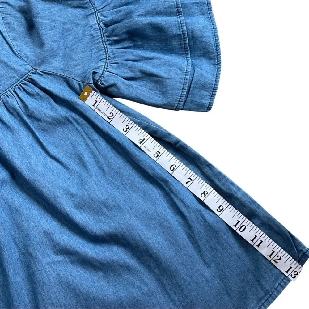Veveret Cropped Ruffle Chambray Blouse •NWT